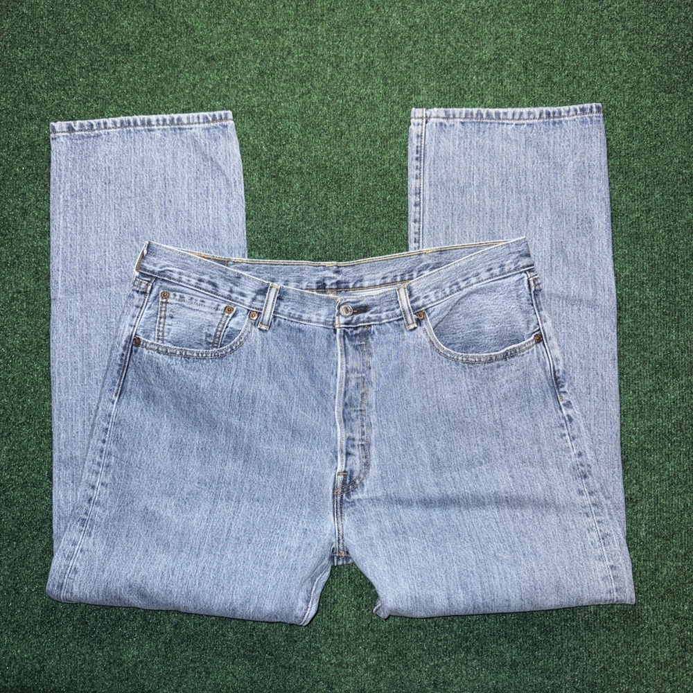 Men's 501‎ Levi's Light Wash Blue JeansSize 38x30 X9